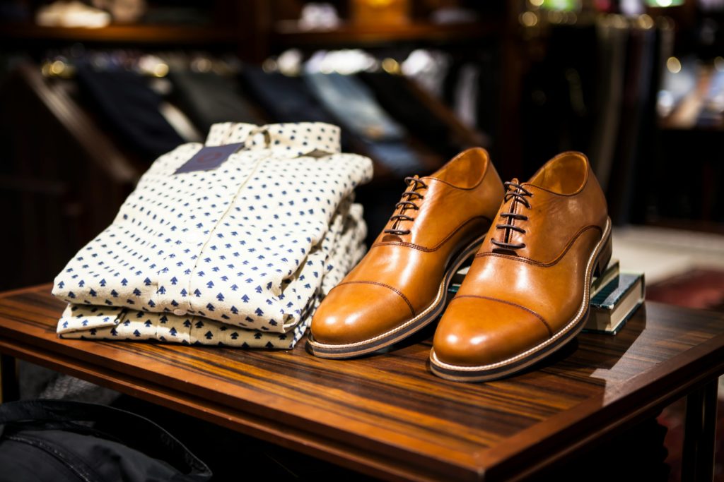 koszula i buty garniturowe