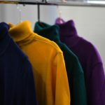 Elegancko i z szacunkiem – jak ubrać się na Wszystkich Świętych?