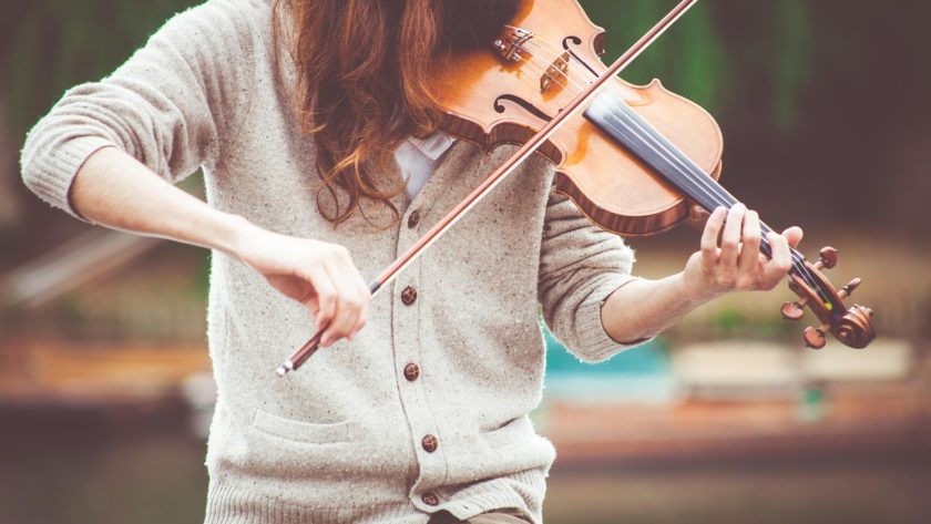 Styl, który wybrzmiewa jak muzyka – odkryj kolekcję Fryderyk Chopin x MEDICINE
