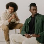 Co pasuje do beżowych spodni damskich? Top 5 stylizacji biurowych