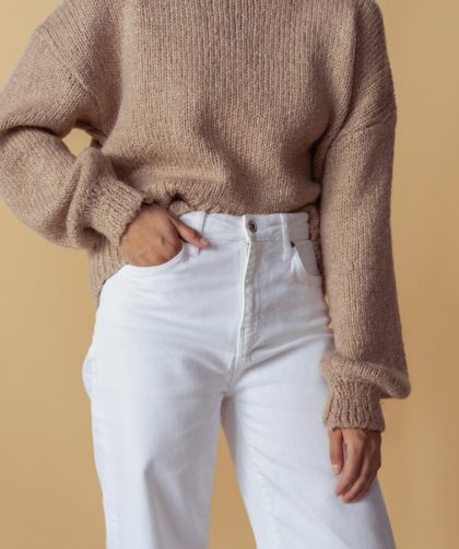 Co pasuje do białych spodni? Odkryj 5 wskazówek