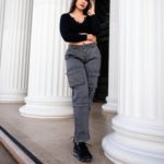 Co pasuje do spodni cargo? Sprawdź 5 stylowych zestawów na co dzień!