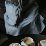 Co pasuje do spódnicy w kratkę? Wypróbuj 4 stylizacje, które zawsze działają!